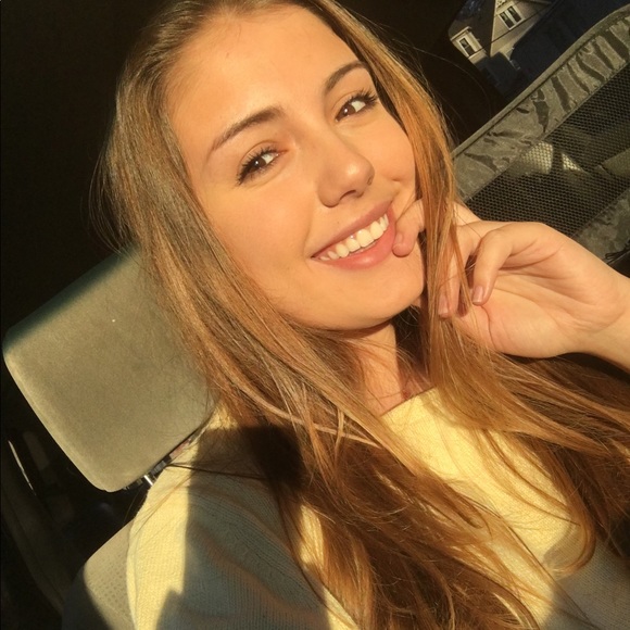 Meet your Posher, Emily - Picture 1 of 1